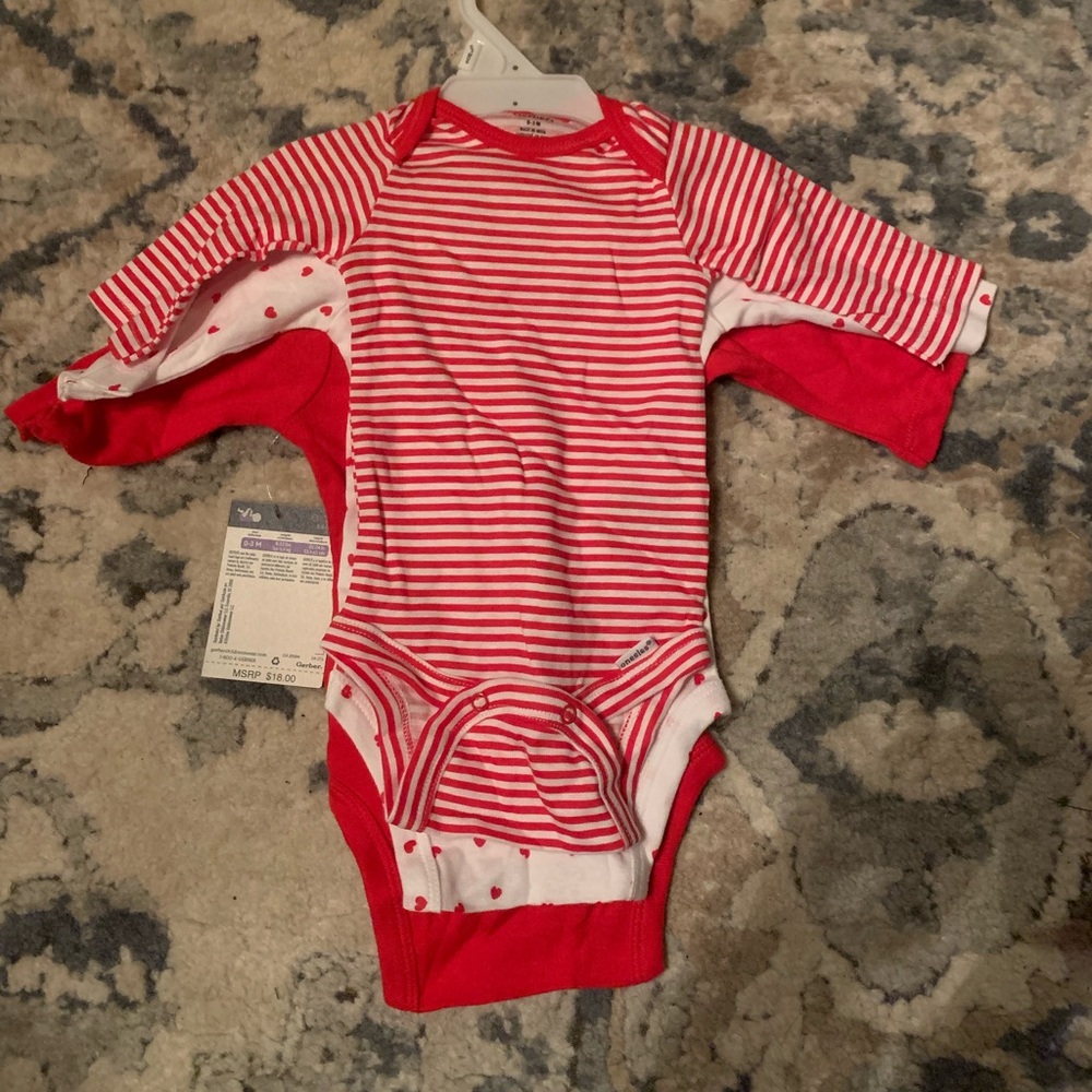 Set of 3 baby onesies